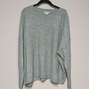 Elegant Women's Crew Neck Sweater - Soft Green